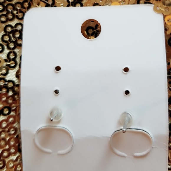 Silver Hello kitty earring - Picture 2 of 3